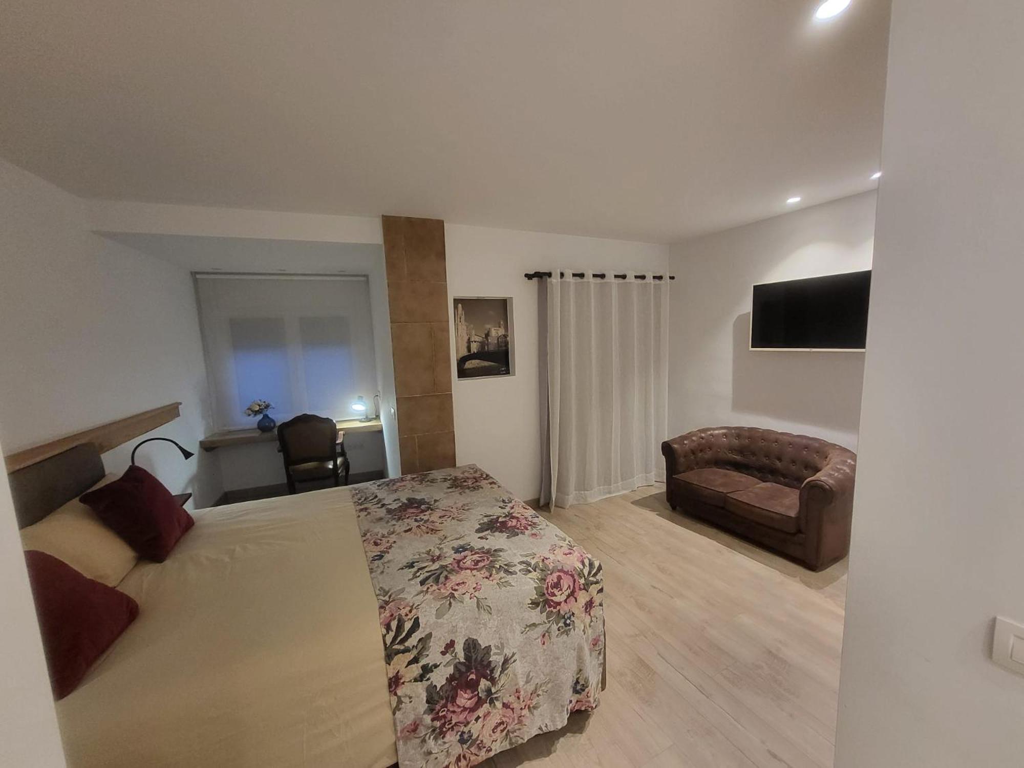 Turistic Girona - Piso De 1, 2 O 3 Habitaciones Eksteriør bilde